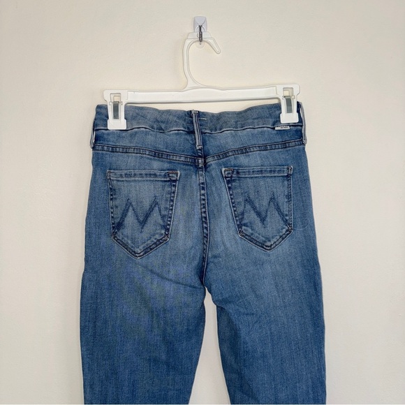 The High Waisted Looker Crop in Make Me
MOTHER 25 - Picture 5 of 7